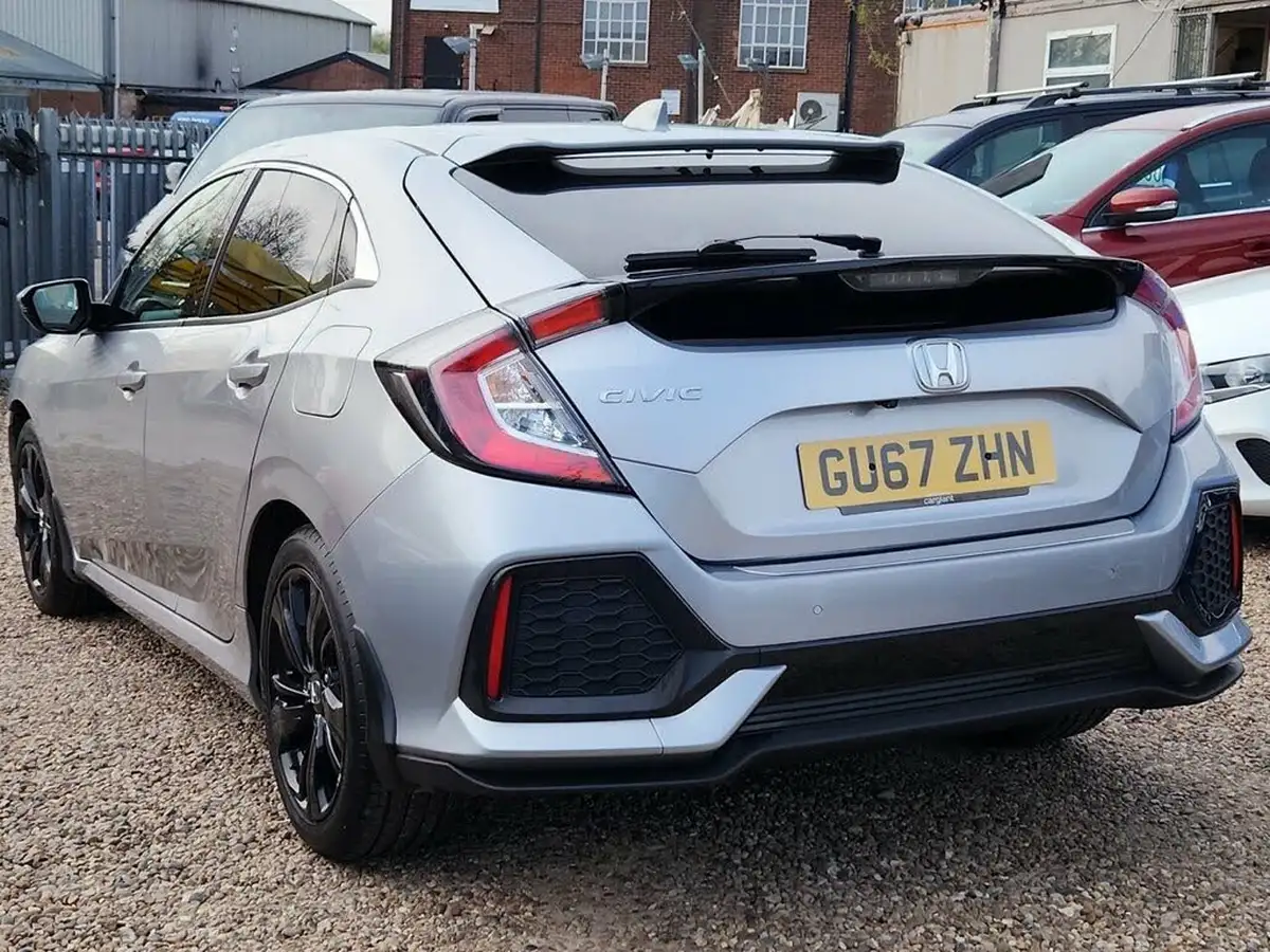 2017-honda-civic-10-vtec-turbo-sr-cvt-big-9
