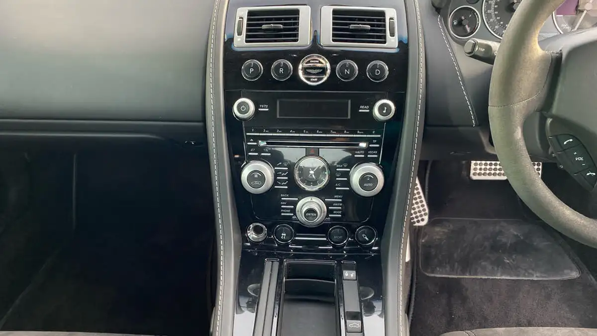 2010-aston-martin-dbs-60-touchtronic-big-8