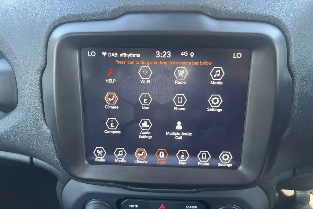 2022-jeep-renegade-10-gse-night-eagle-big-9