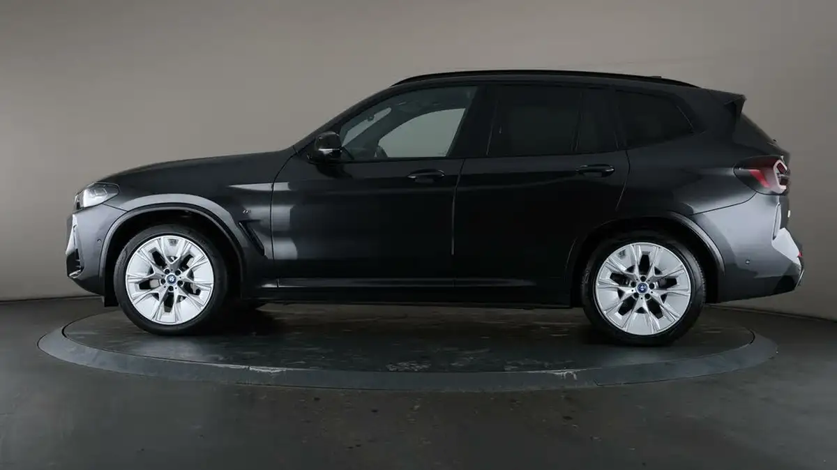 2022-bmw-ix3-e-m-sport-pro-big-29