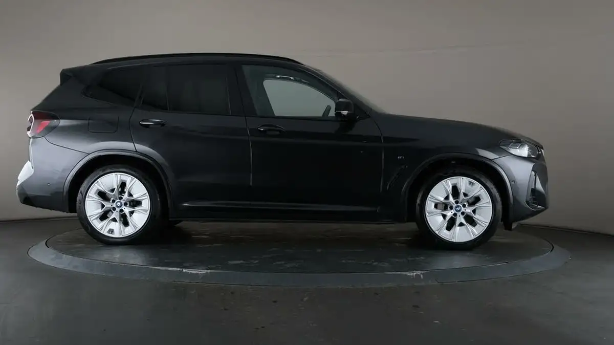 2022-bmw-ix3-e-m-sport-pro-big-53