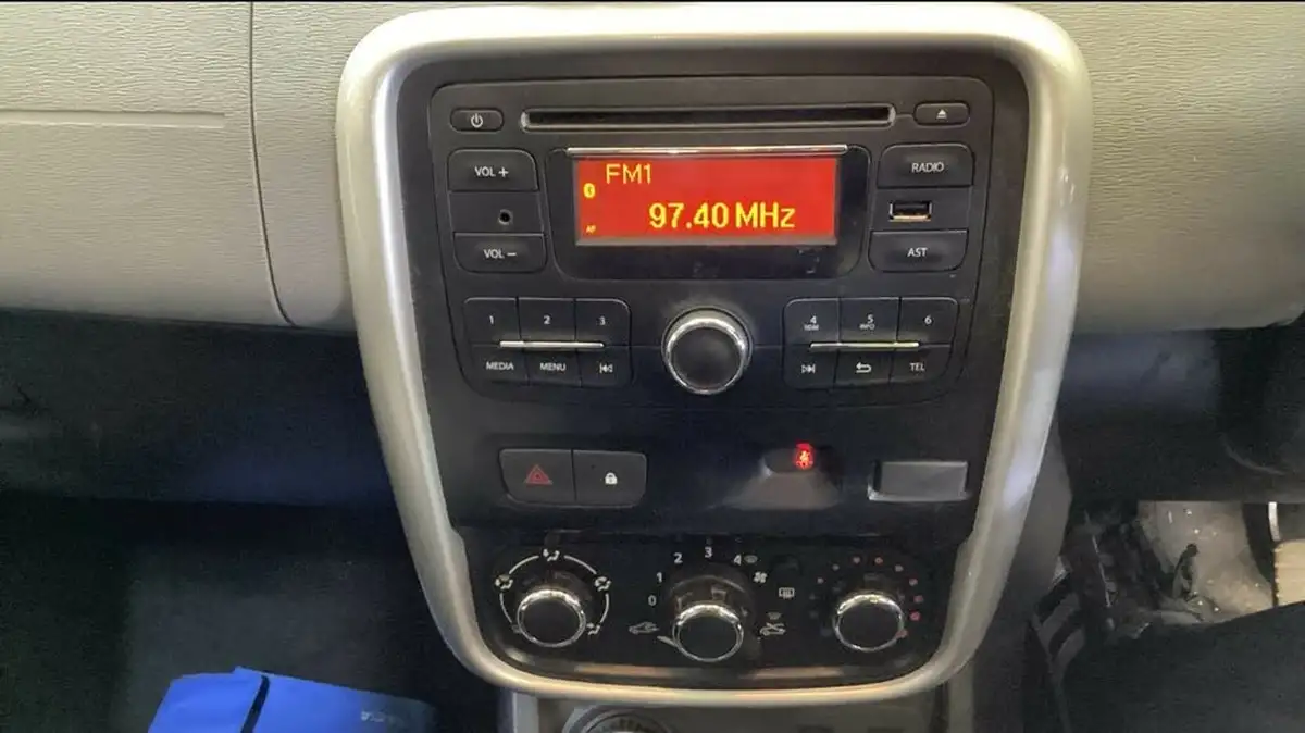2015-dacia-duster-15d-ambiance-109bhp-4x4-big-8