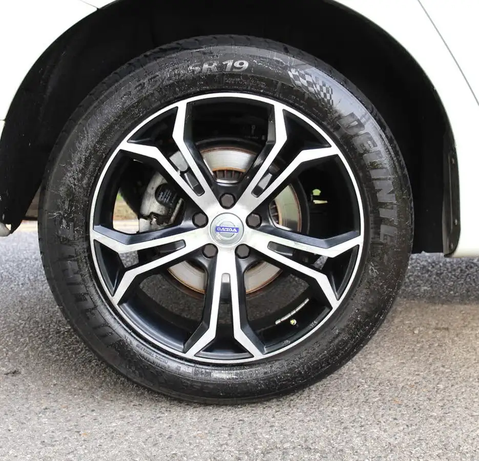 2015-volvo-xc60-big-46
