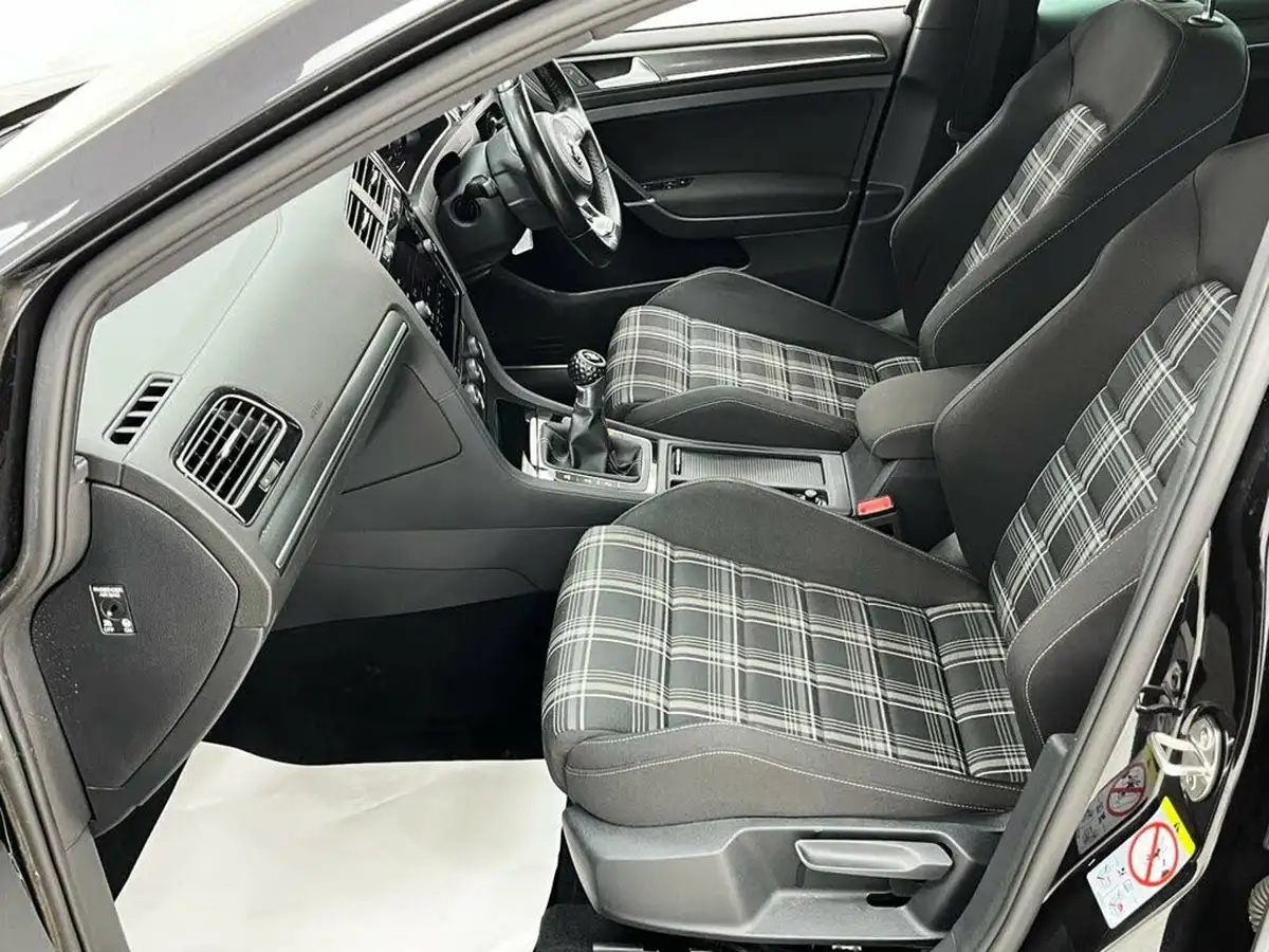 2018-volkswagen-golf-20tdi-gtd-hatchback-5d-big-19