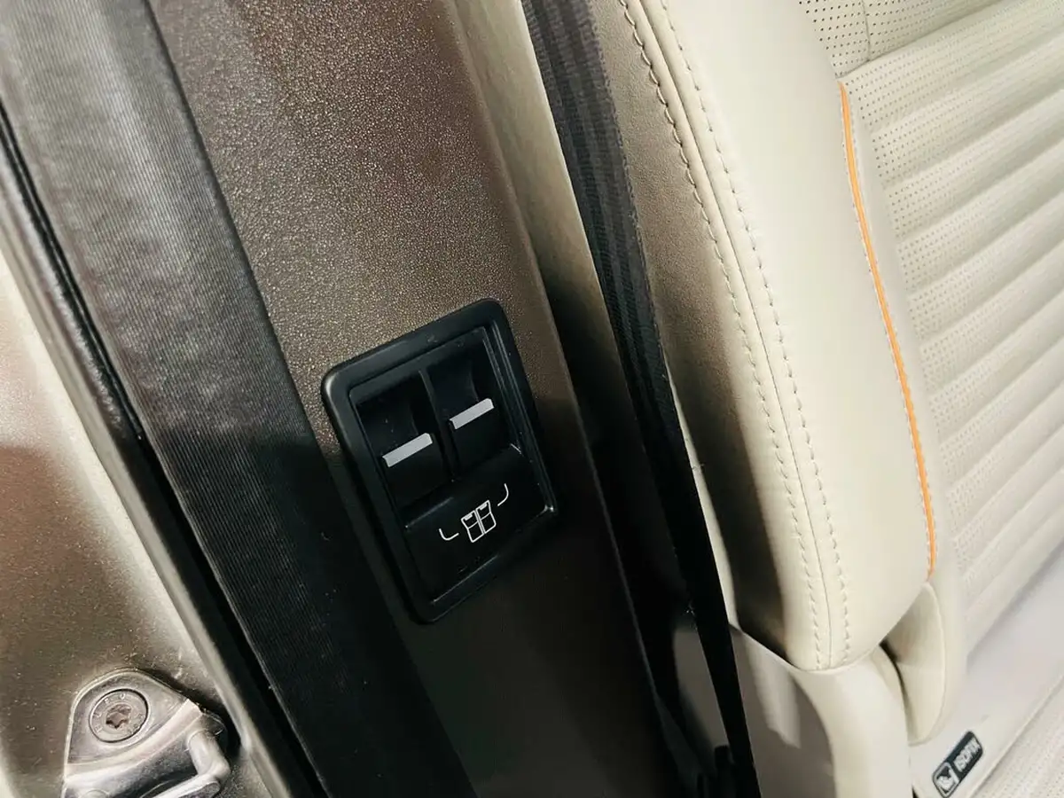 2019-land-rover-discovery-20-sd4-hse-big-53