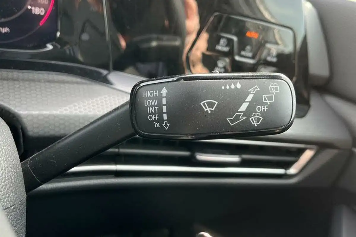2021-volkswagen-golf-20tdi-gtd-big-14