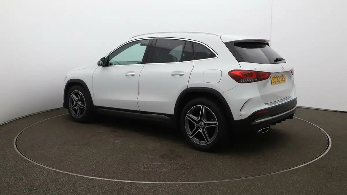 2022-mercedes-benz-gla-class-13-gla-180-amg-line-premium-big-25