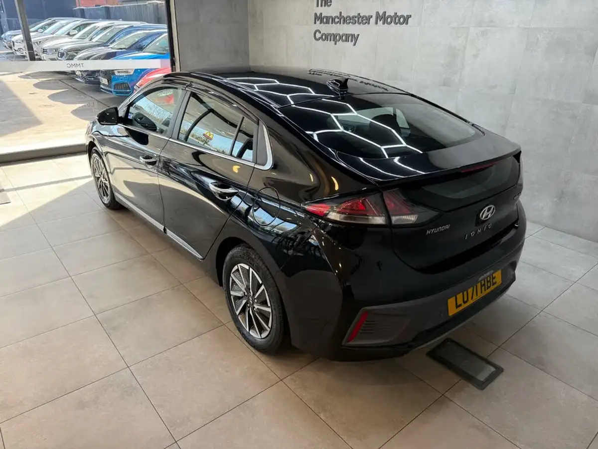 2022-hyundai-ioniq-e-premium-electric-big-8