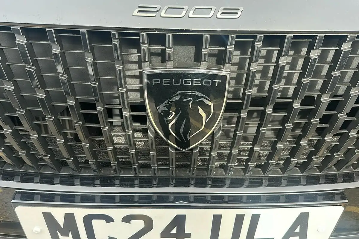 2024-peugeot-2008-suv-12-puretech-gt-130ps-eat8-big-22