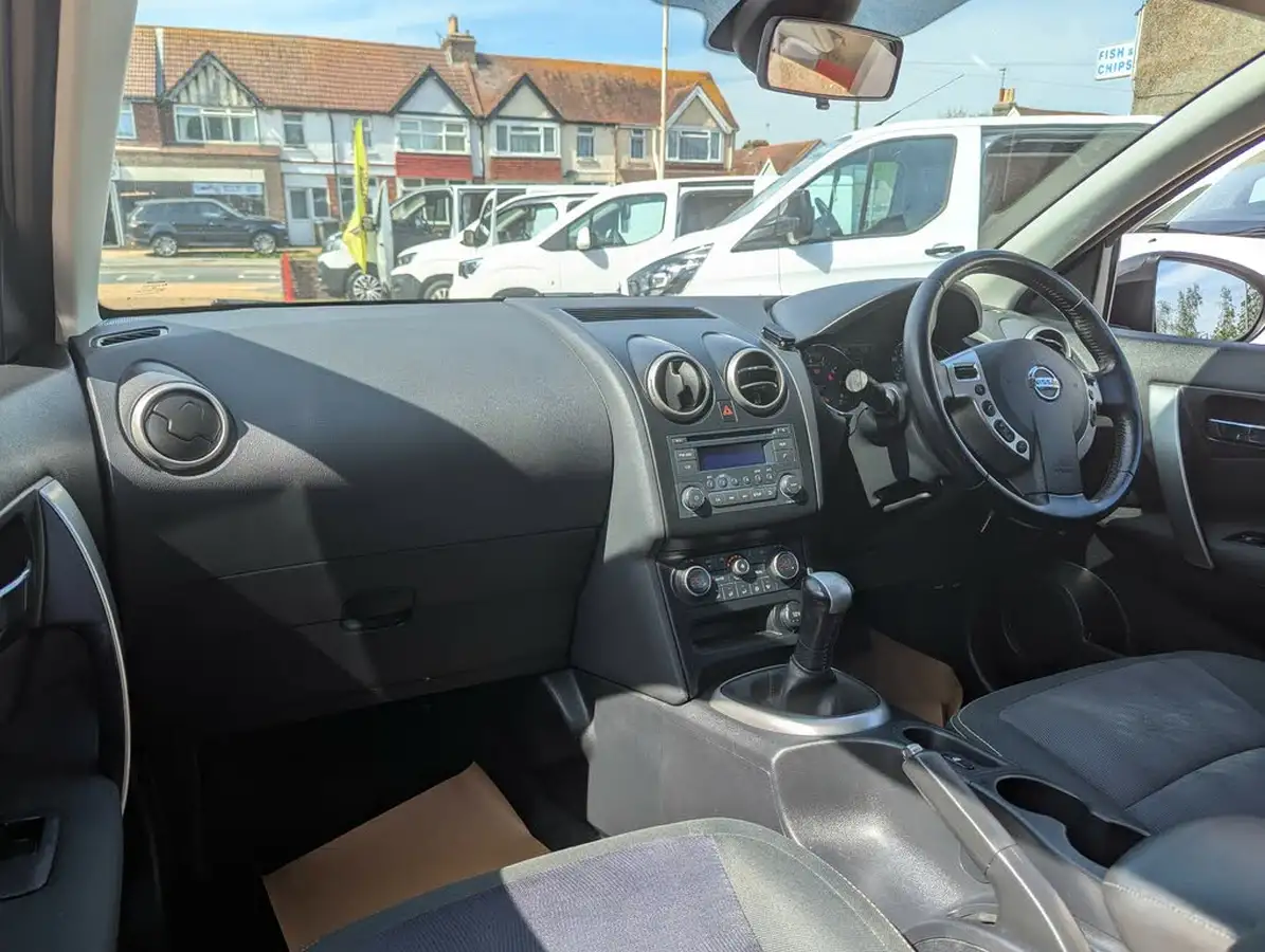 2013-nissan-qashqai-16-acenta-big-5