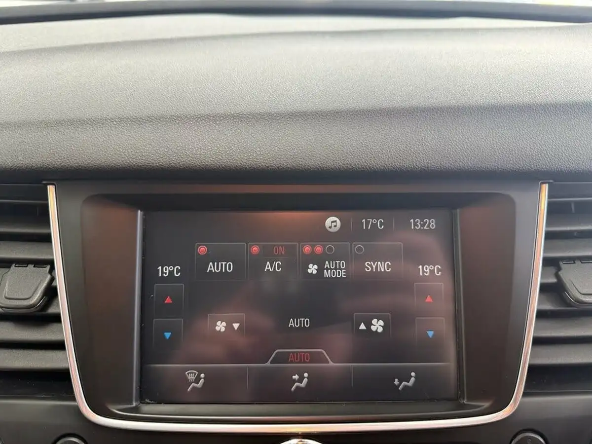 2018-vauxhall-grandland-x-12-se-130ps-big-35