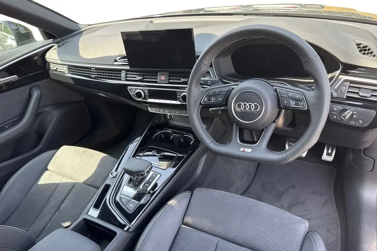 2024-audi-a4-20-40-tfsi-black-edition-big-13