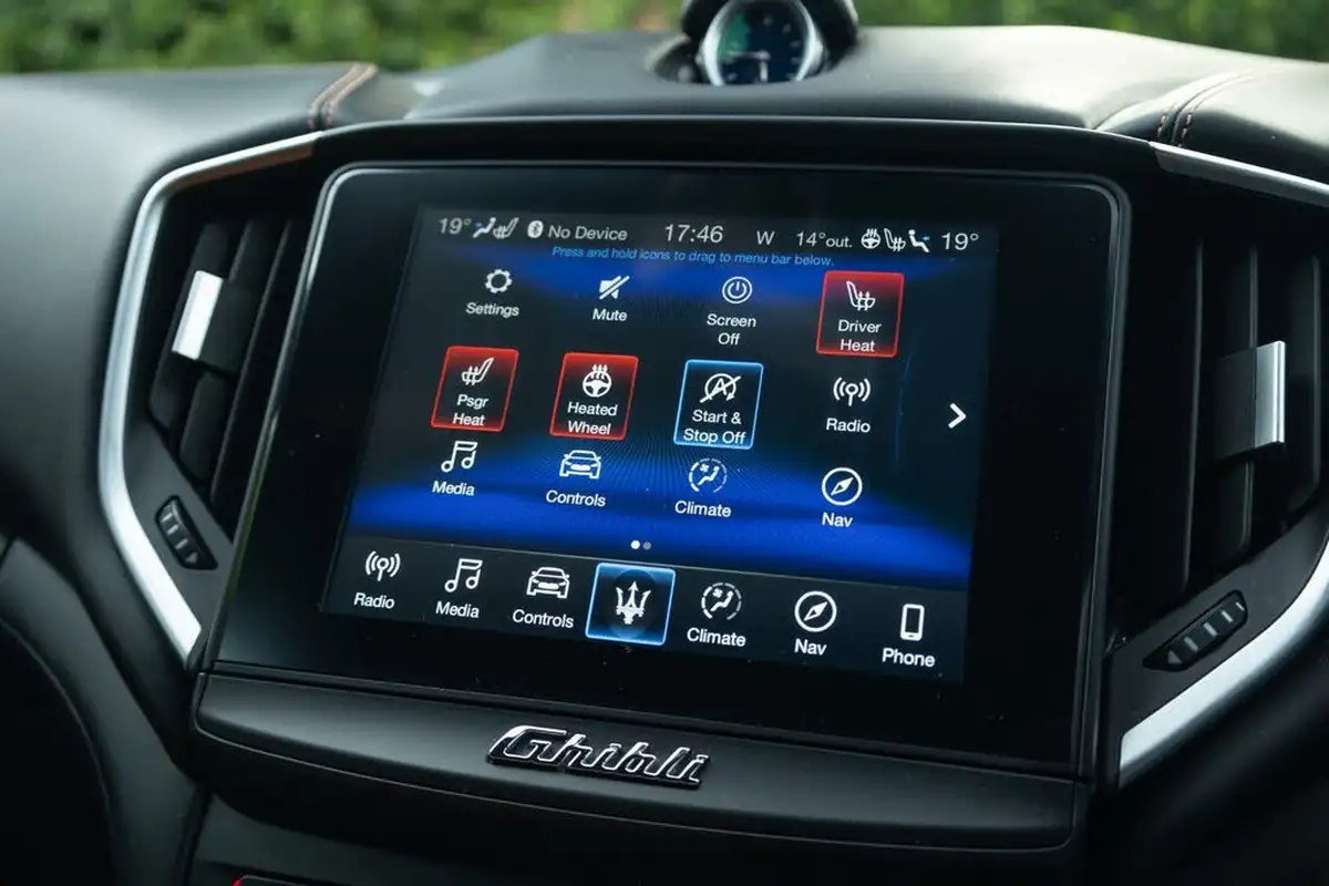 2020-maserati-ghibli-30td-gransport-big-36