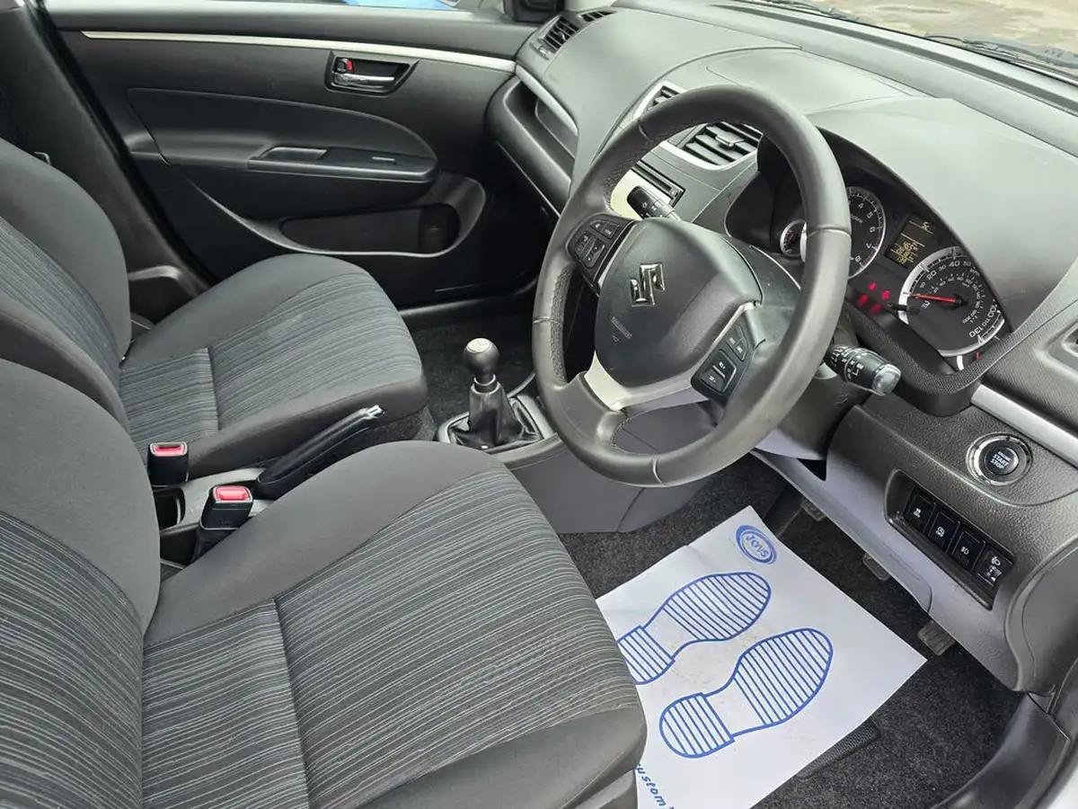 2015-suzuki-swift-12-sz4-90ps-5d-big-31