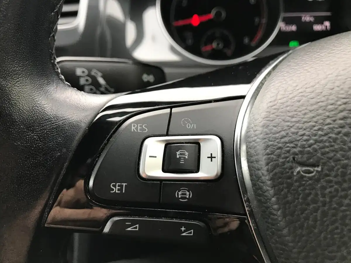 2020-volkswagen-golf-15-tsi-match-edition-130ps-hatchback-big-23