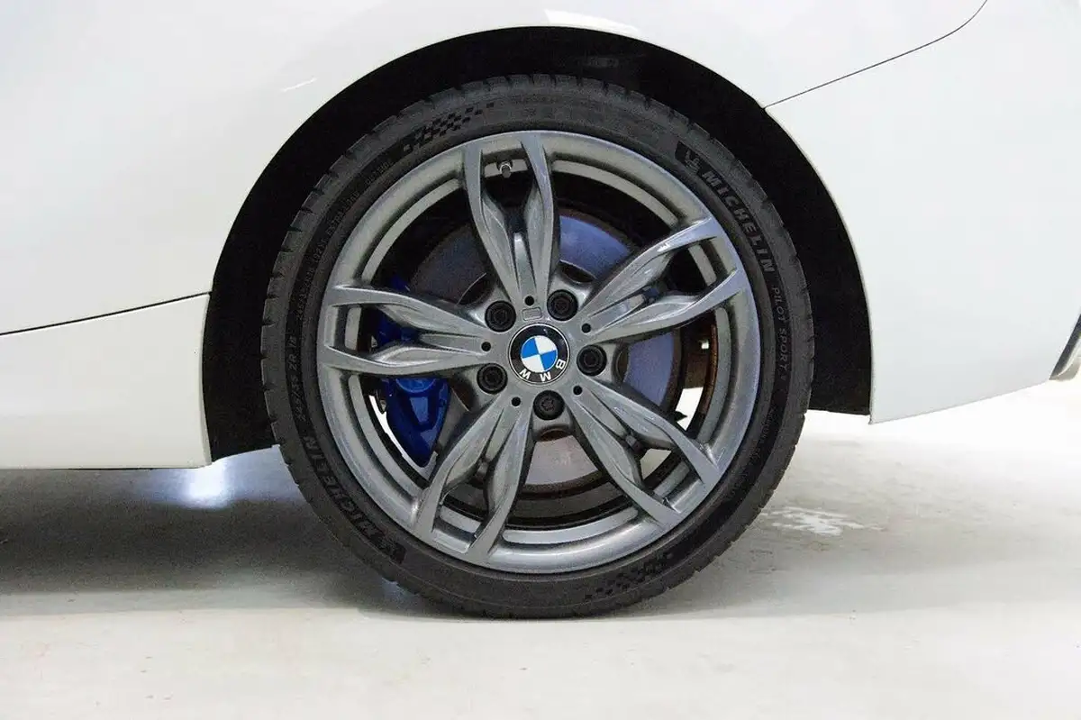 2017-bmw-1-series-30-m140i-3d-sport-auto-big-30