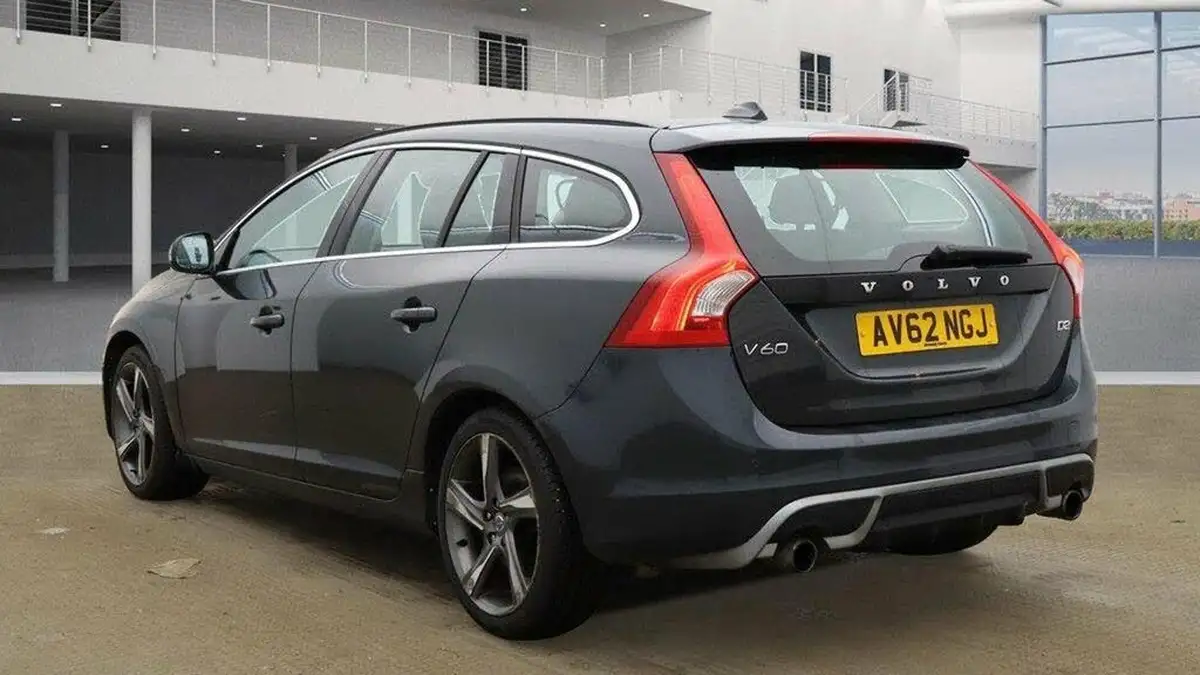 2012-volvo-v60-16td-d2-r-design-powershift-big-2