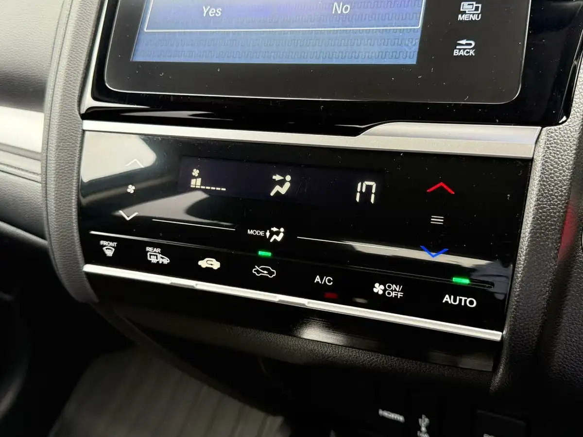 2019-honda-jazz-13-i-vtec-ex-navi-cvt-big-49