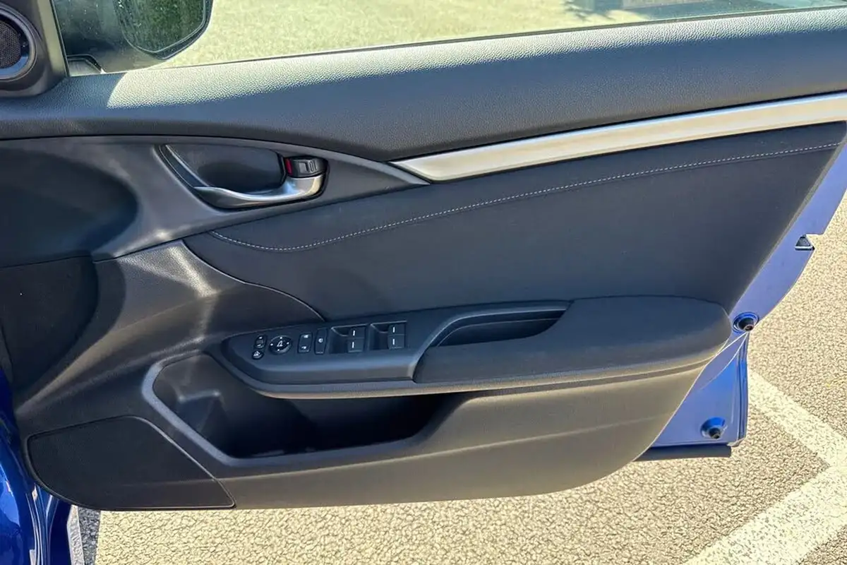 2020-honda-civic-10-vtec-turbo-sr-hatchback-5d-big-19
