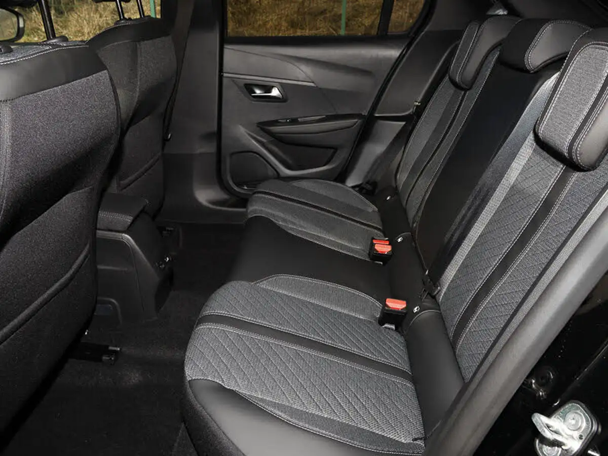 2025-peugeot-208-12-puretech-allure-big-5