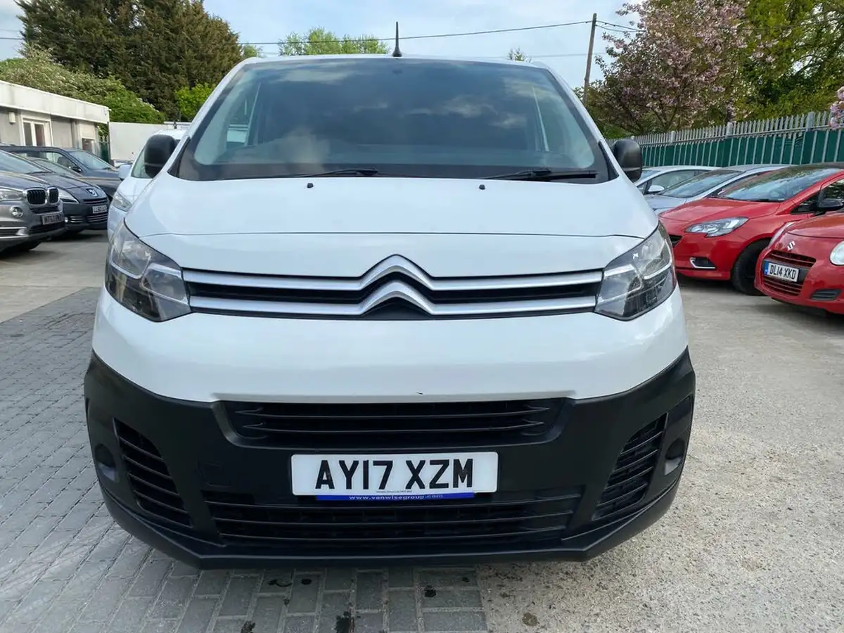 2017-citroen-dispatch-16bluehdi-x-m-1000-115pseu6-ss-big-2