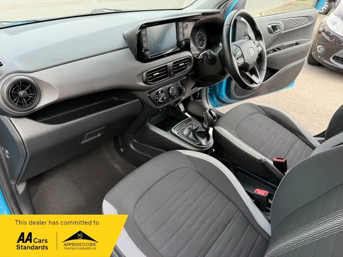 2020-hyundai-i10-10-se-connect-auto-big-13