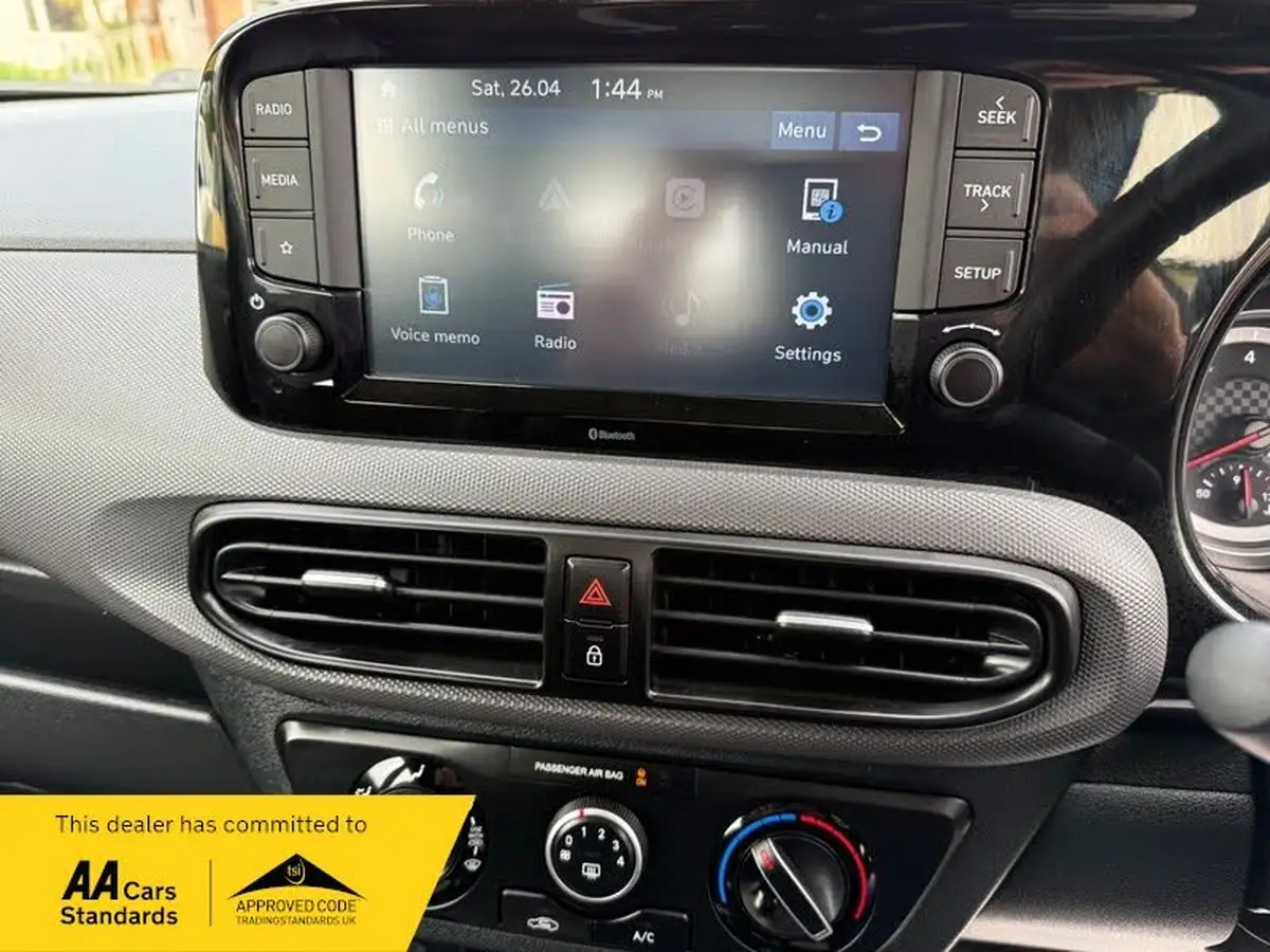 2020-hyundai-i10-10-se-connect-auto-big-9