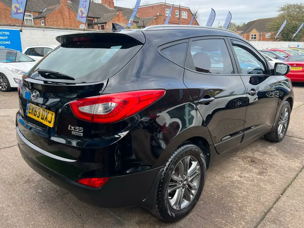 2013-hyundai-ix35-17td-se-nav-big-9