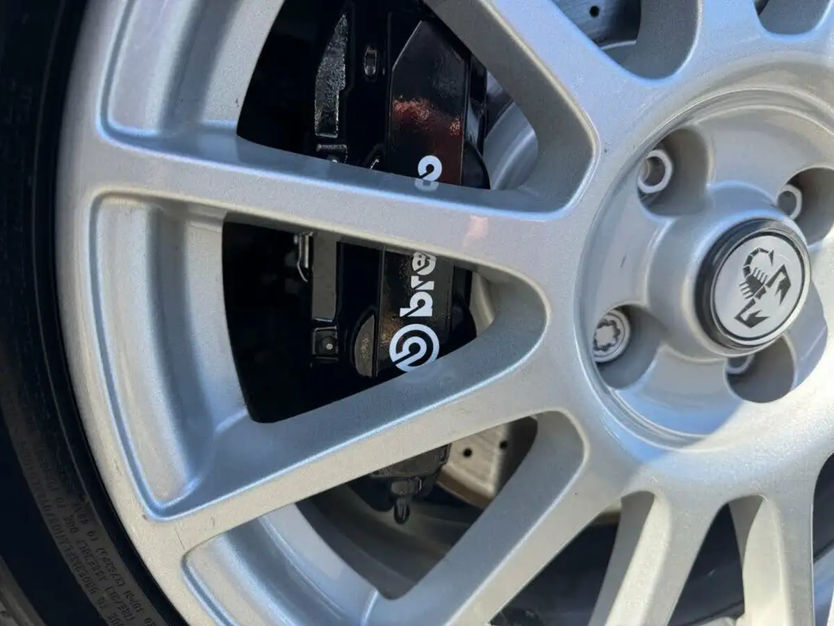 2019-abarth-695c-14-tjet-rivale-mta-big-23