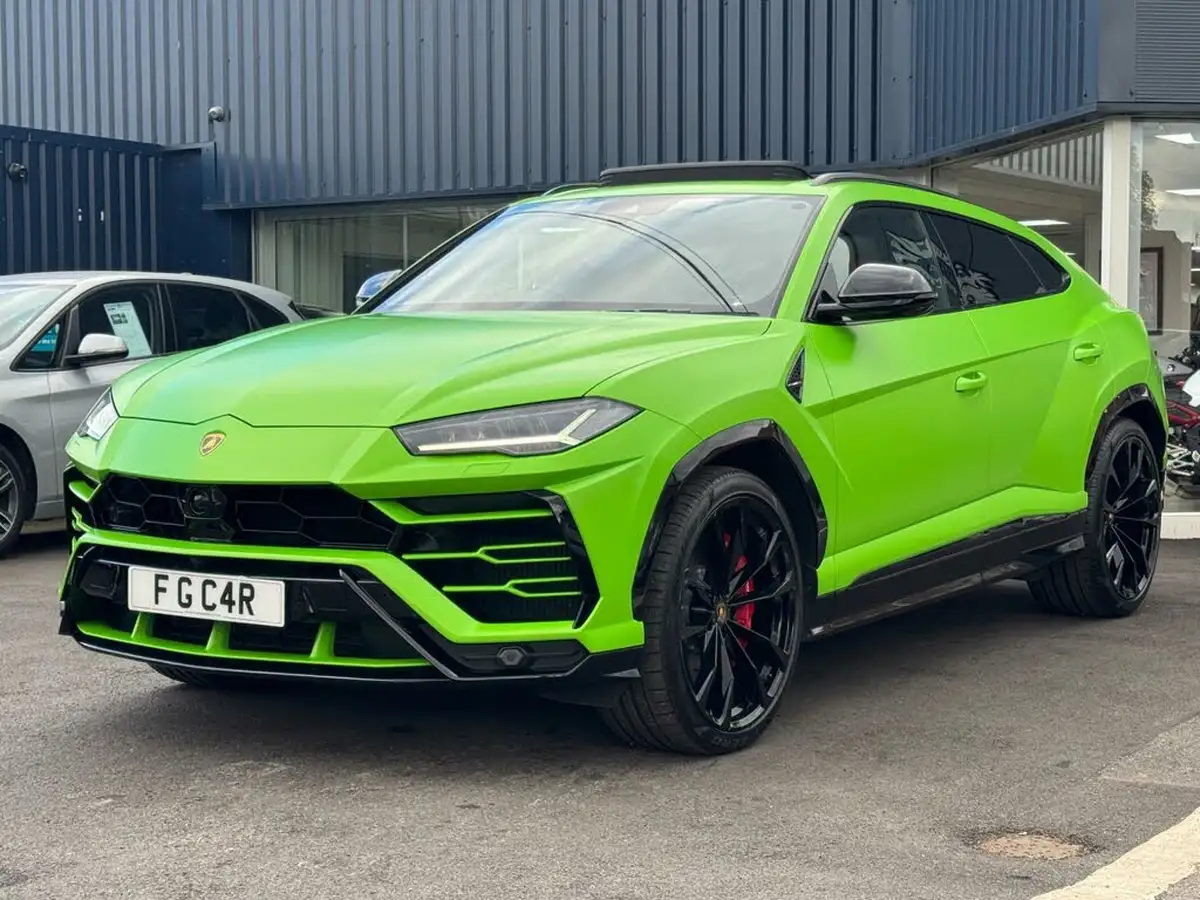 2021-lamborghini-urus-40-no-trim-big-6