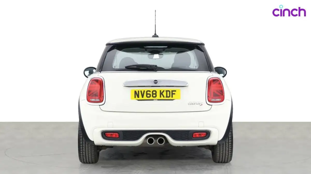 2018-mini-cooper-20-cooper-s-exclusive-ss-hatchback-3d-big-5