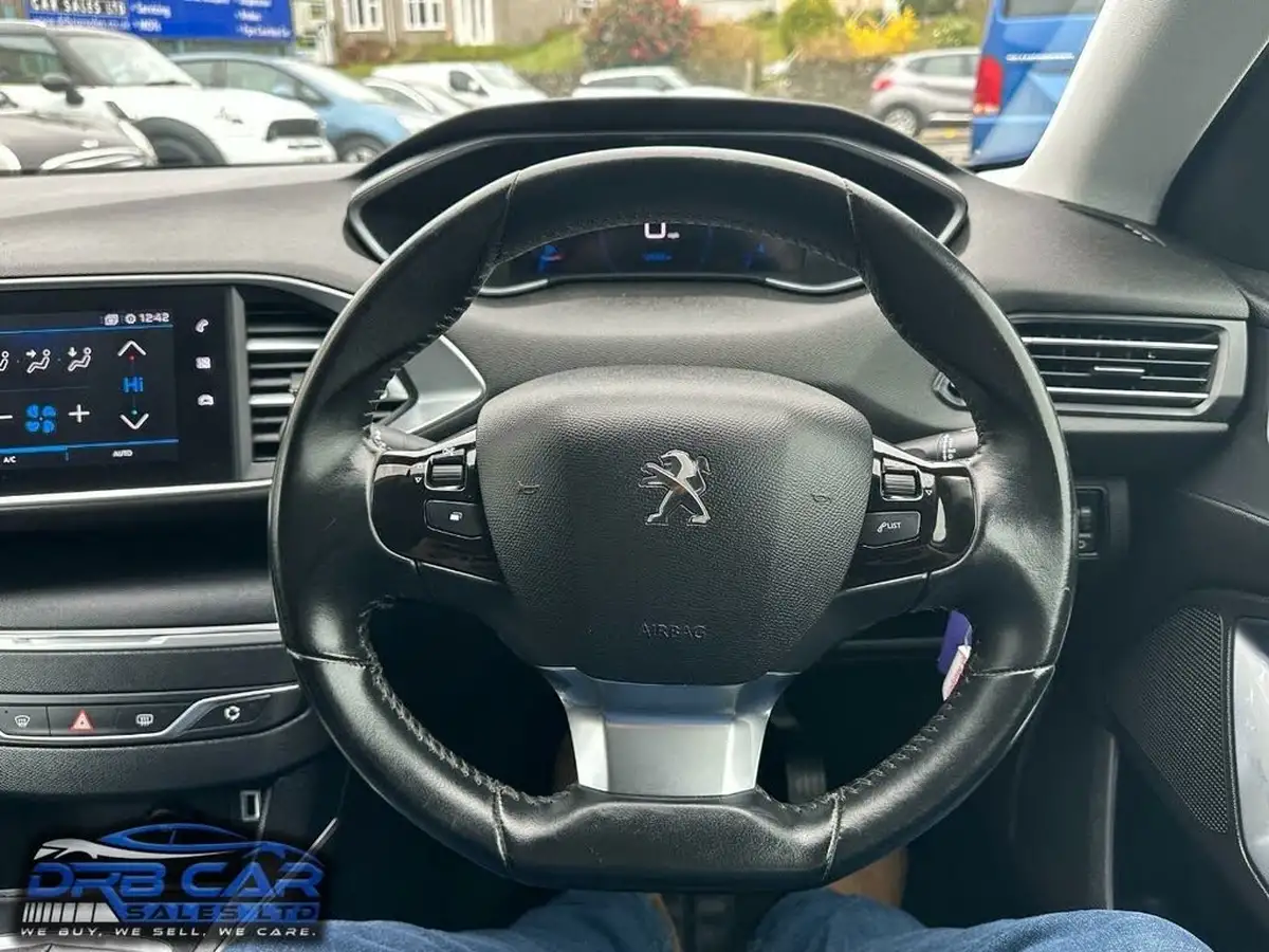 2021-peugeot-308-15-bluehdi-allure-big-17