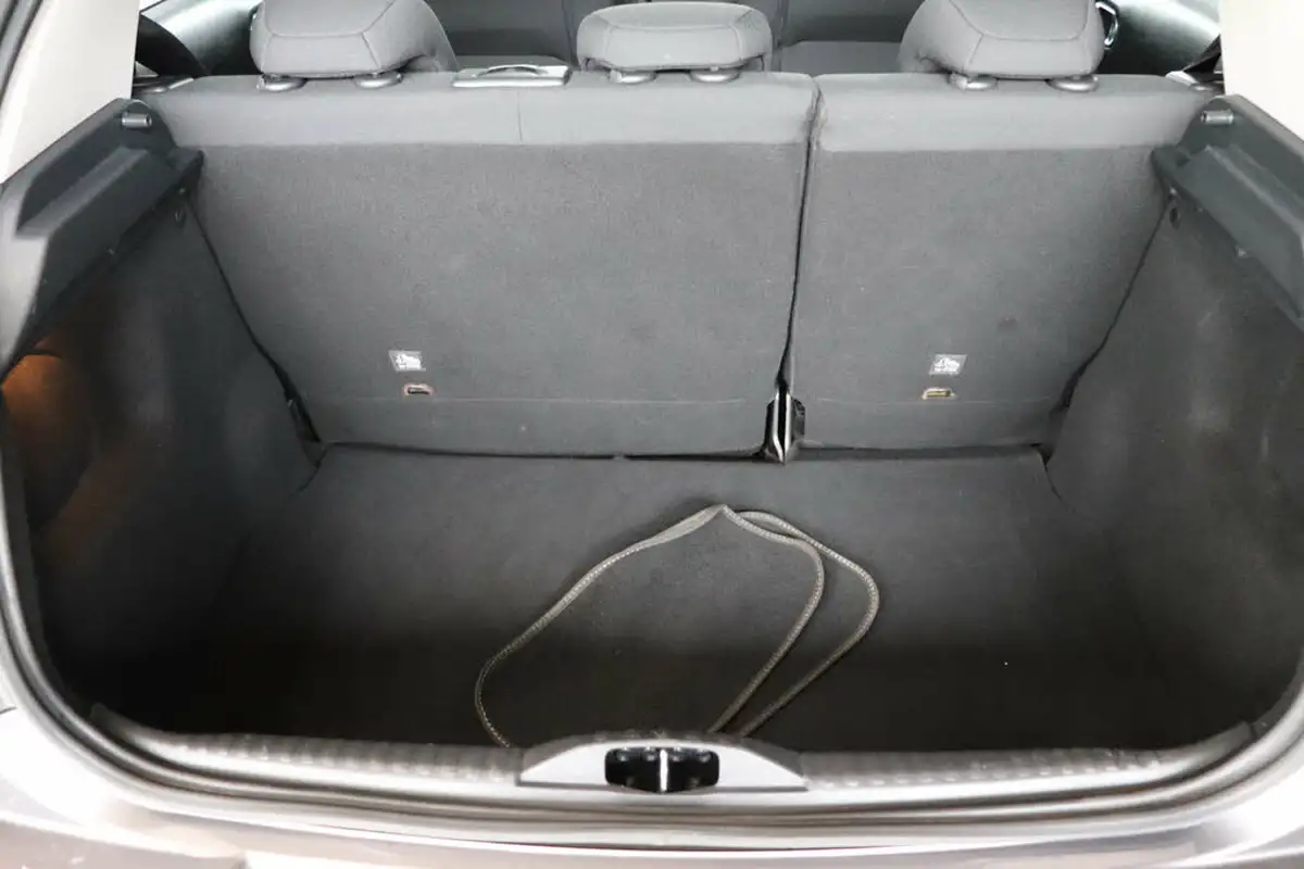 2018-citroen-c3-12-puretech-flair-110ps-ss-eat6-big-52