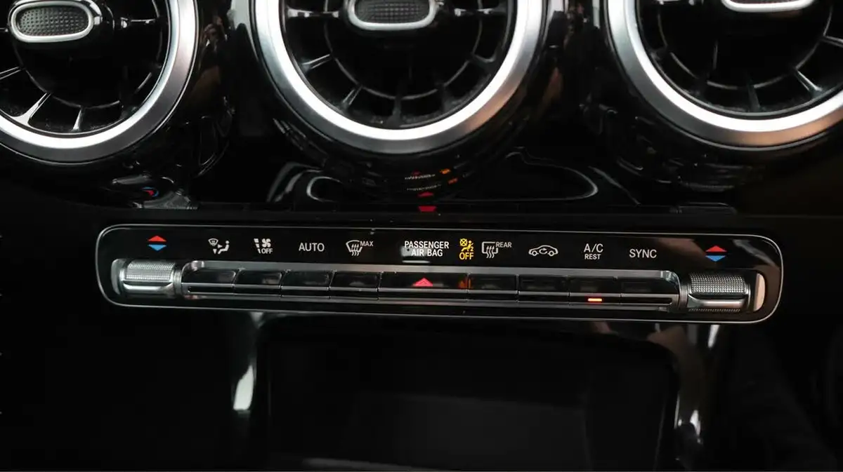 2019-mercedes-benz-a-class-13-a180-amg-line-hatchback-5d-big-12