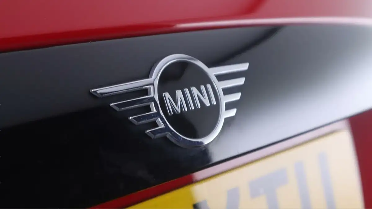 2020-mini-cooper-15-cooper-classic-hatchback-3d-big-19