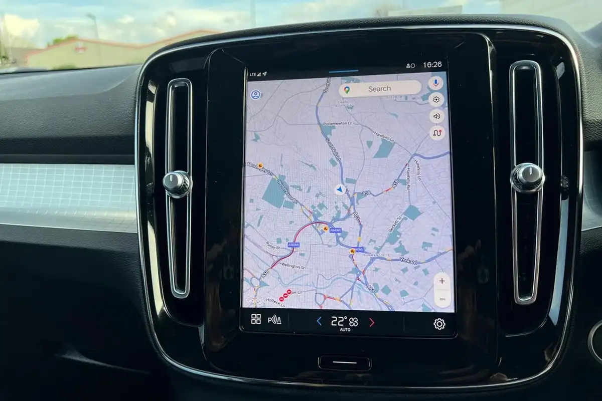 2022-volvo-xc40-20-b3-core-big-14