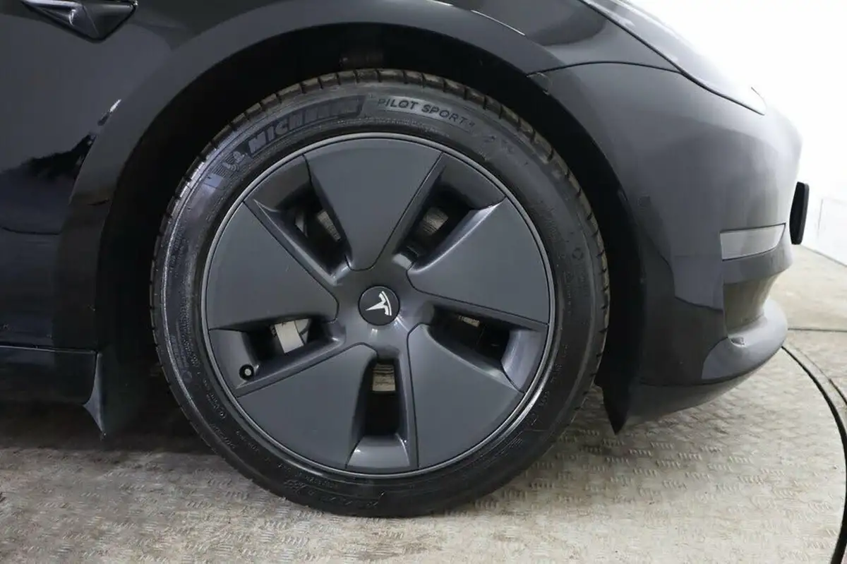 2021-tesla-model-3-e-long-range-4x4-big-17