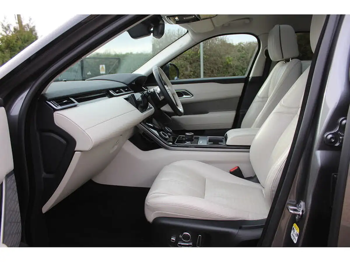 2019-land-rover-range-rover-velar-20-d240-hse-big-23