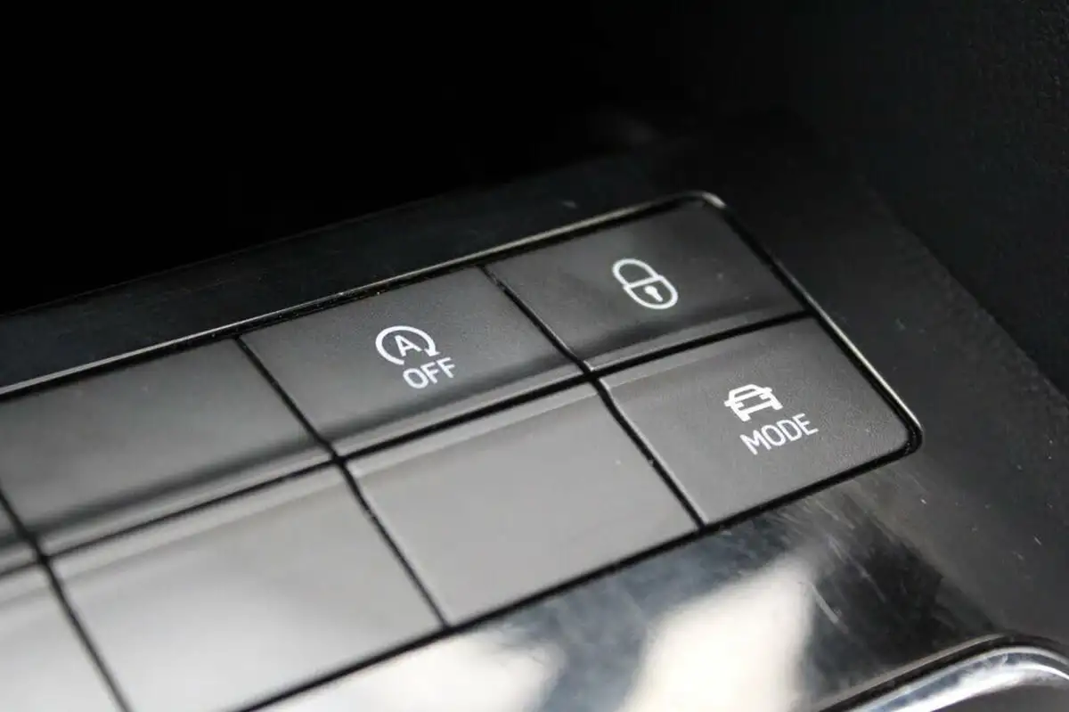 2019-skoda-octavia-20tdi-se-l-estate-big-31