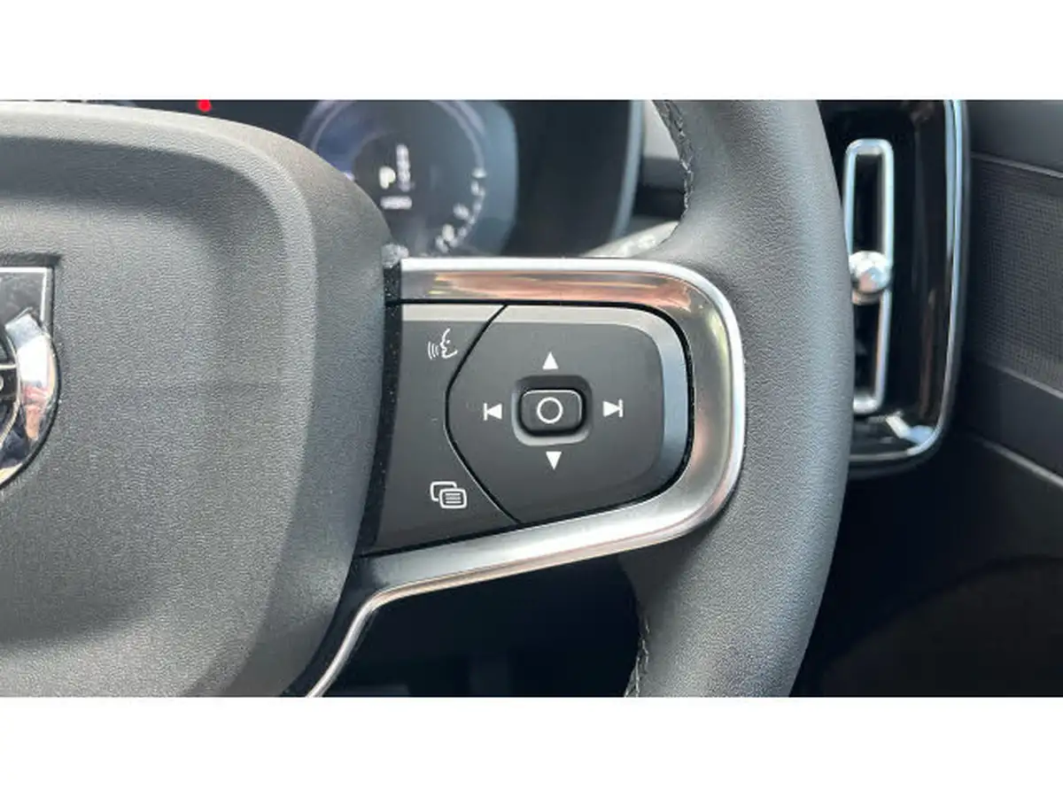 2021-volvo-xc40-15-t5-inscription-262bhp-big-18