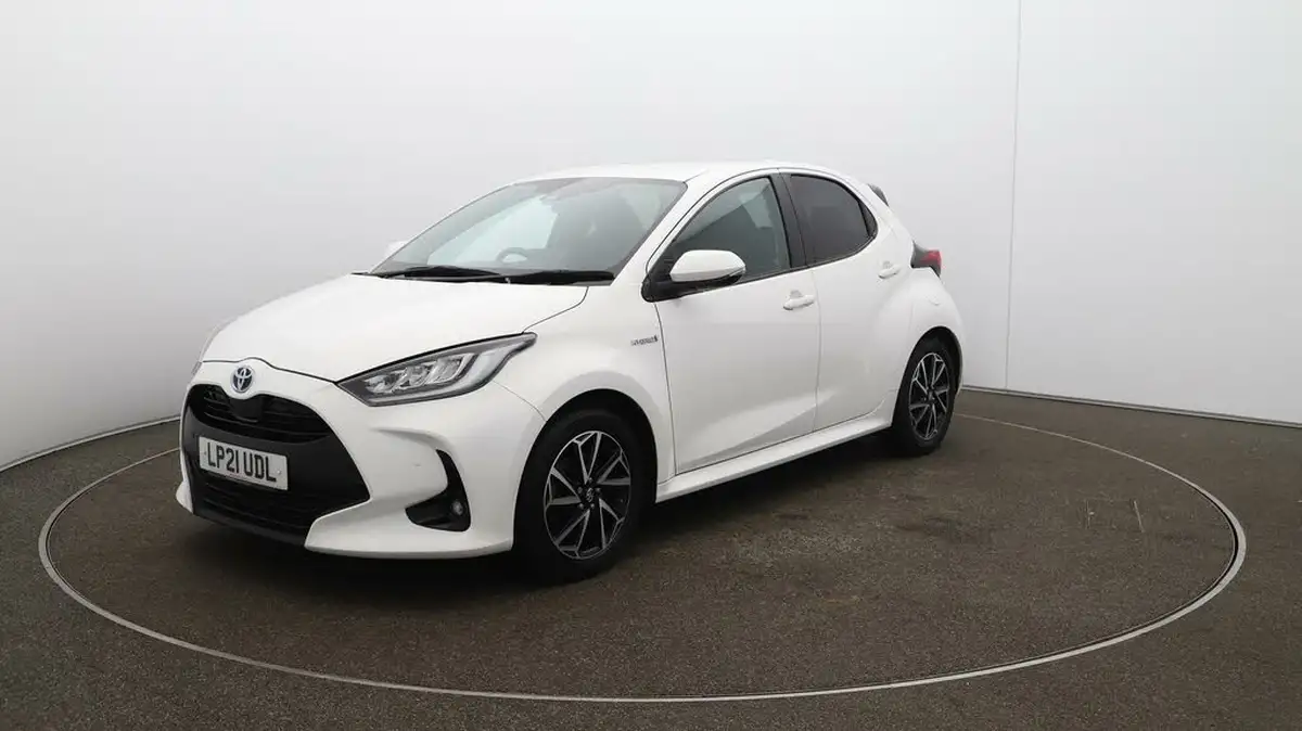 2021-toyota-yaris-15-vvt-i-design-big-63