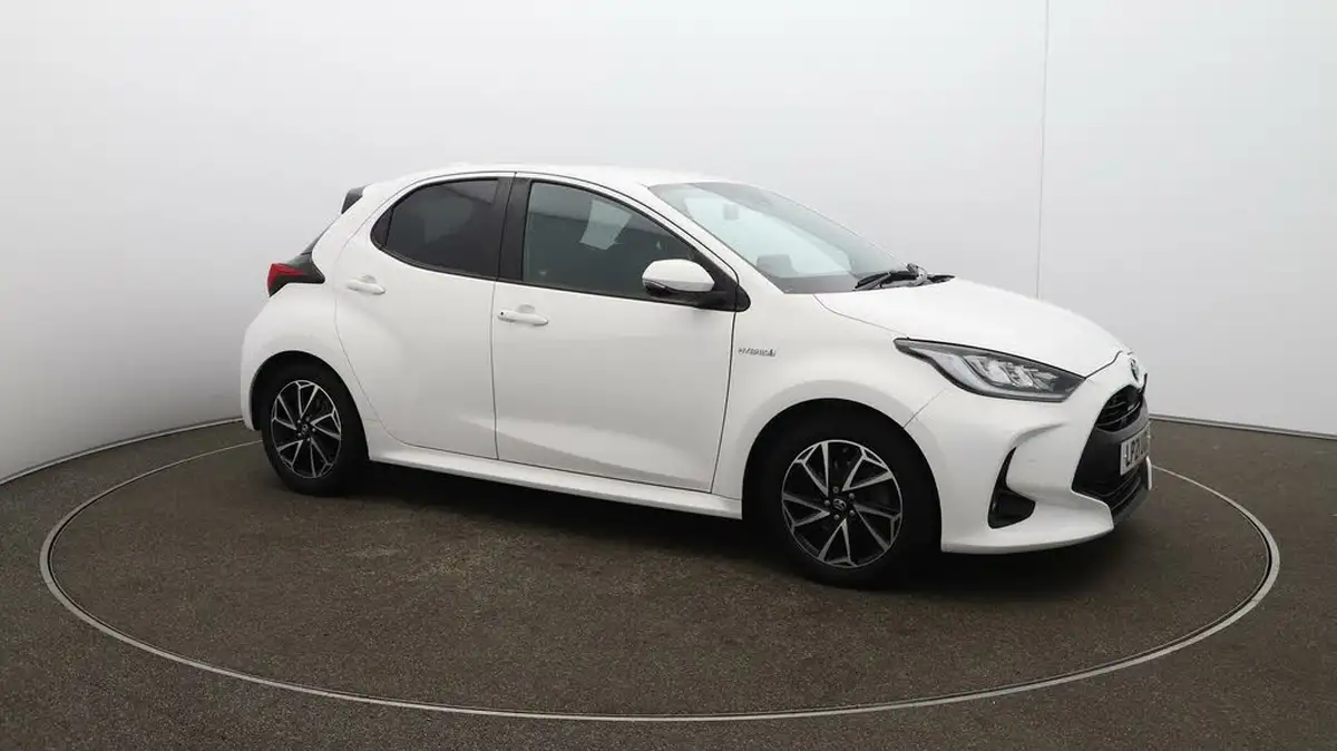 2021-toyota-yaris-15-vvt-i-design-big-39