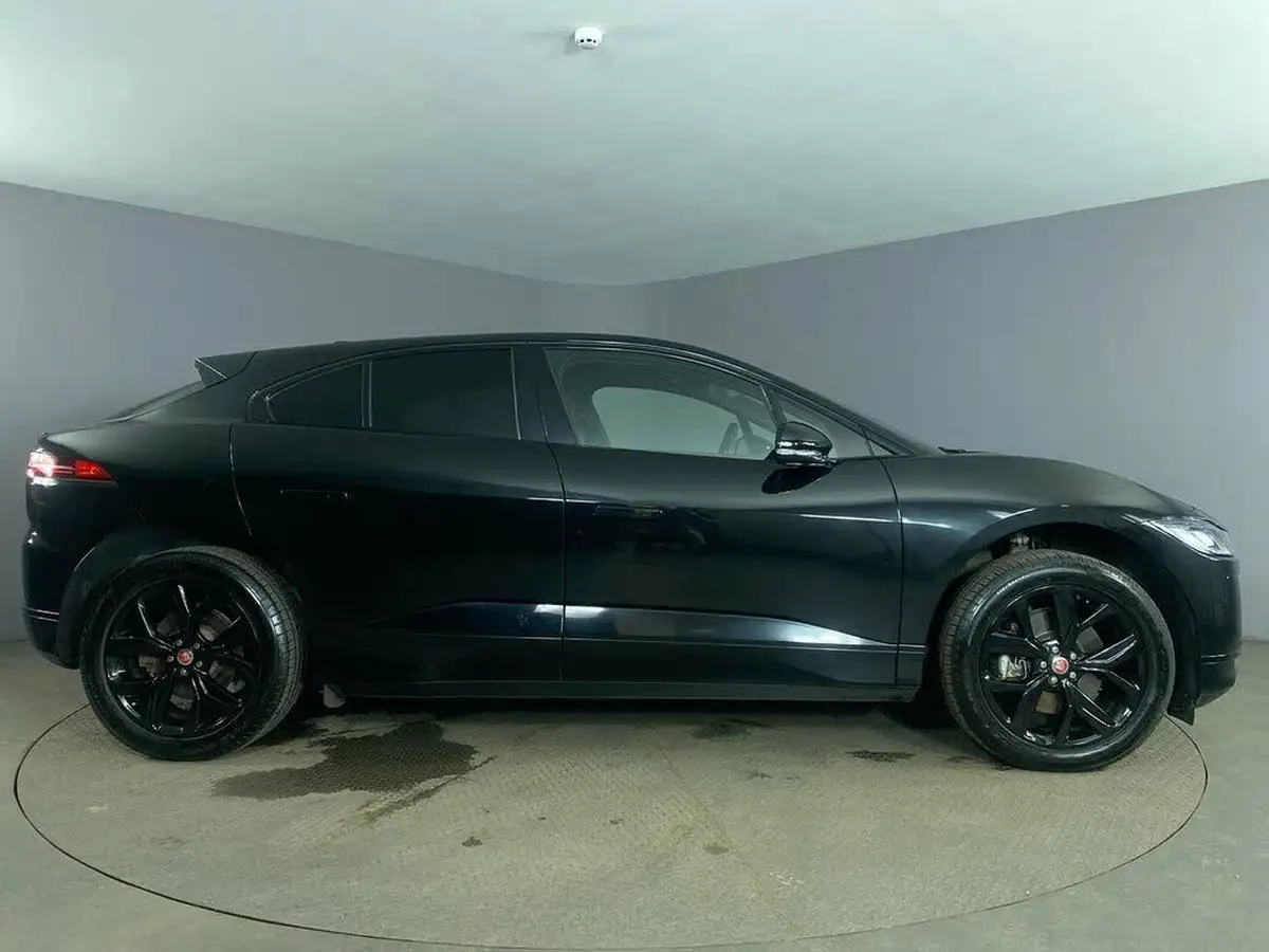 2021-jaguar-i-pace-ev400-black-big-8