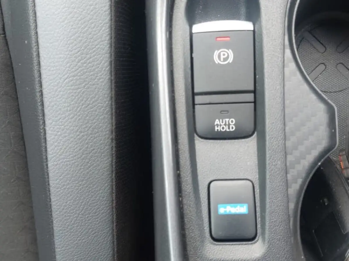 2022-nissan-juke-16-hybrid-n-connecta-big-15