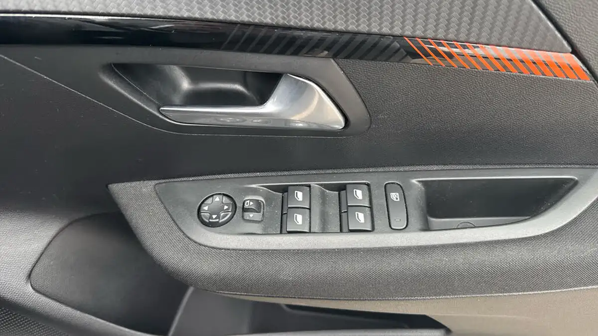 2023-peugeot-208-12-puretech-active-premium-75ps-big-21