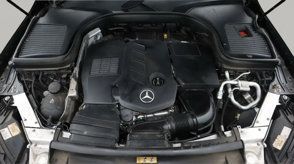 2022-mercedes-benz-glc-class-20d-glc300d-amg-line-premium-244ps-coupe-4d-1950cc-big-19