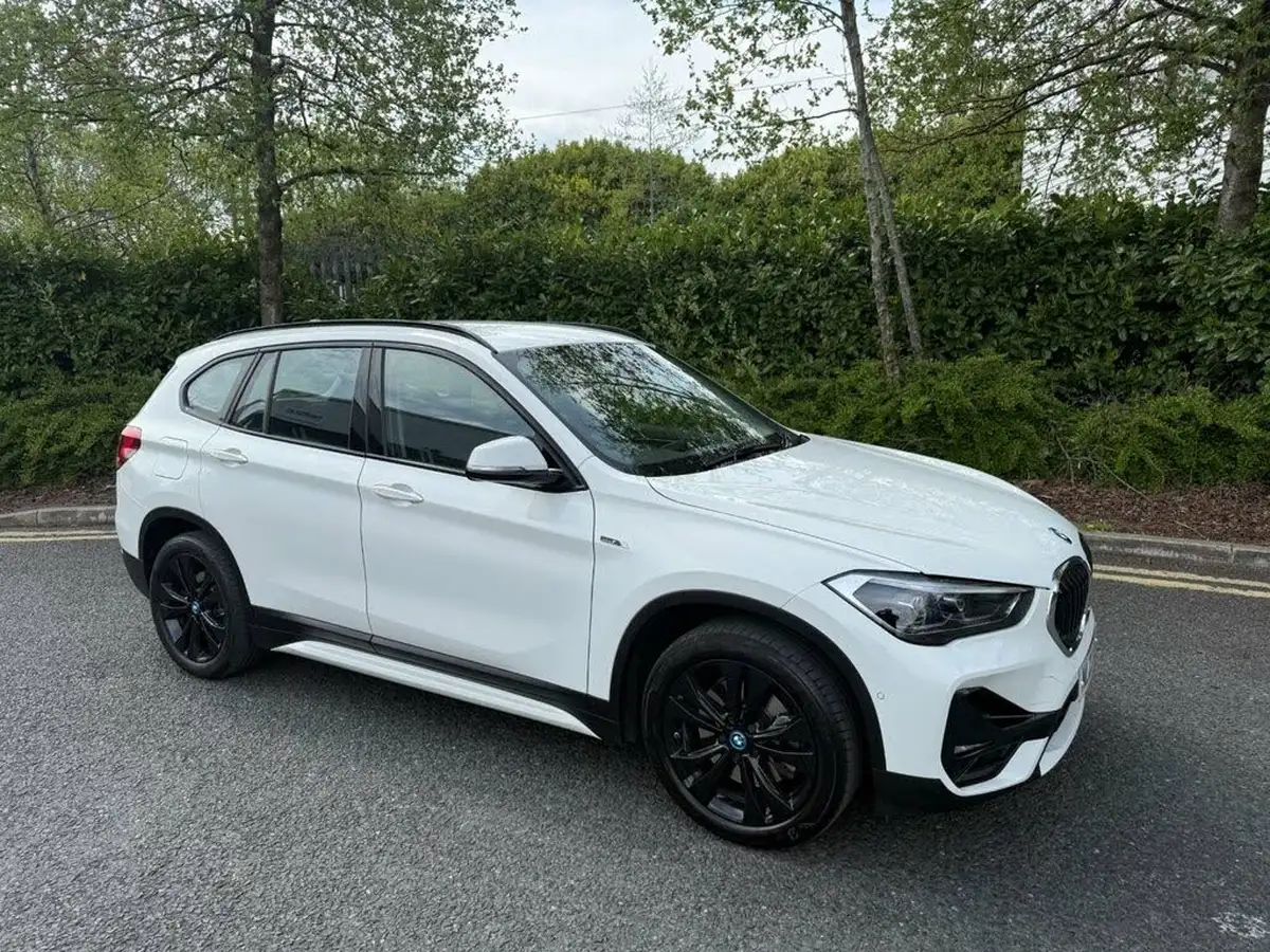 2022-bmw-x1-15-xdrive-25e-phev-sport-big-1