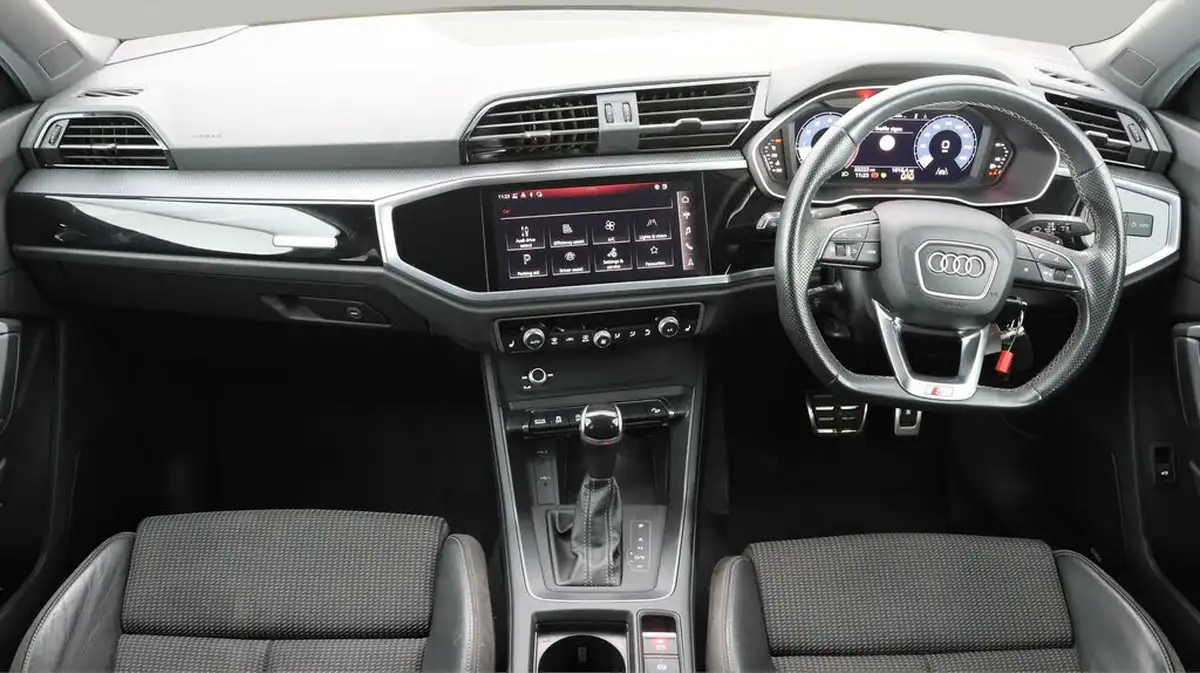 2022-audi-q3-15-35-tfsi-black-edition-codcomfort-sound-pack-station-wagon-big-13