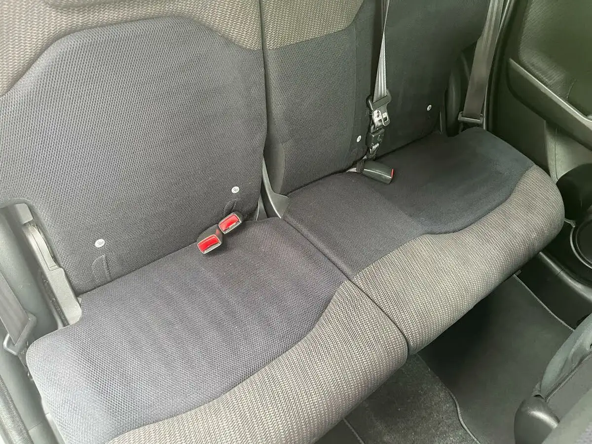 2012-honda-jazz-14-es-big-22
