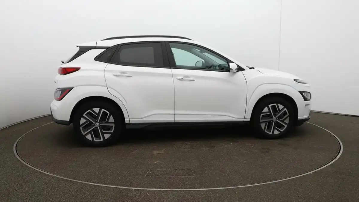 2022-hyundai-kona-e-premium-204ps-64kwh-7kw-obc-big-8